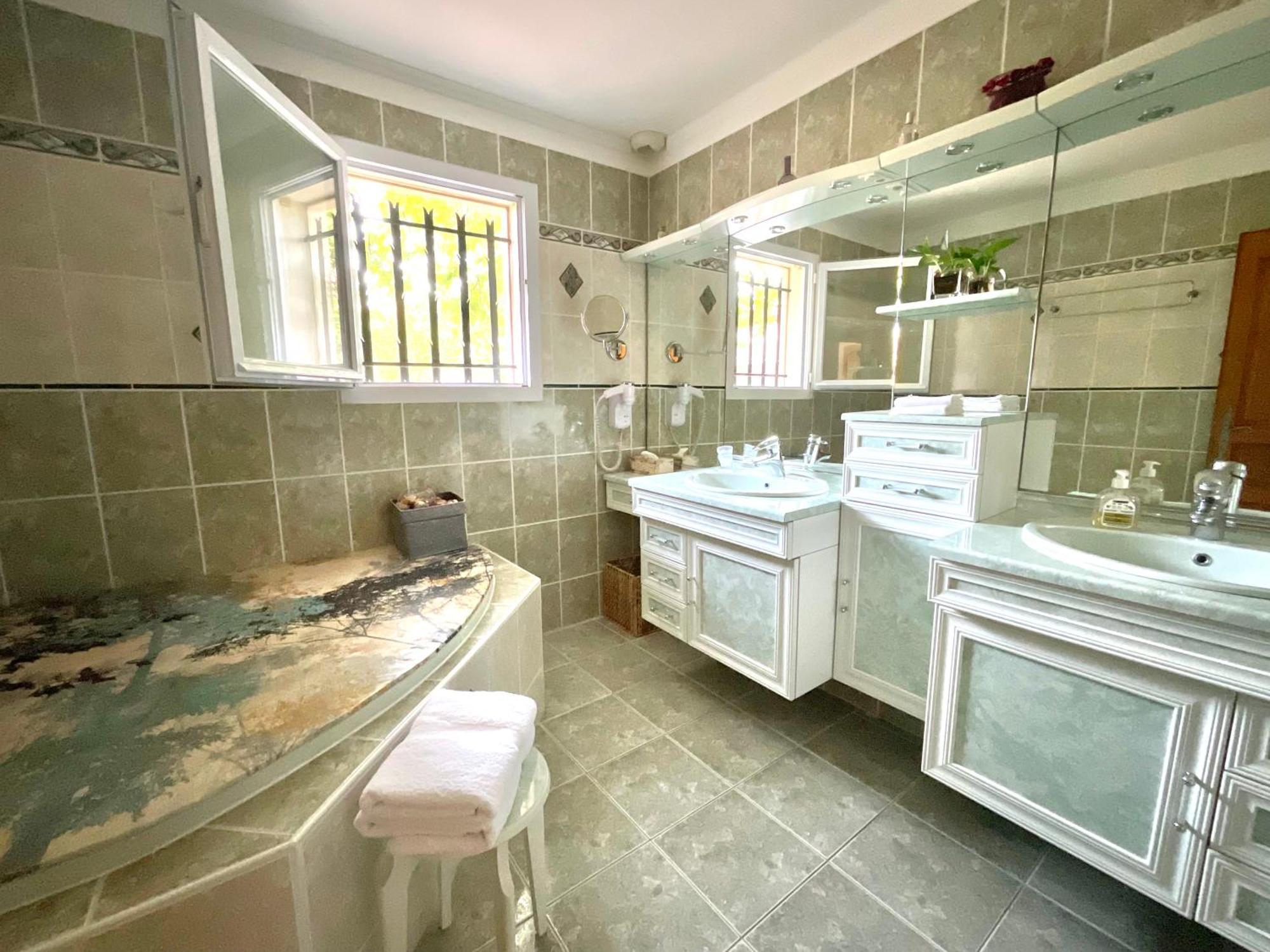 Chambres D'Hotes Les Noisetiers Дінь-ле-Бен Екстер'єр фото